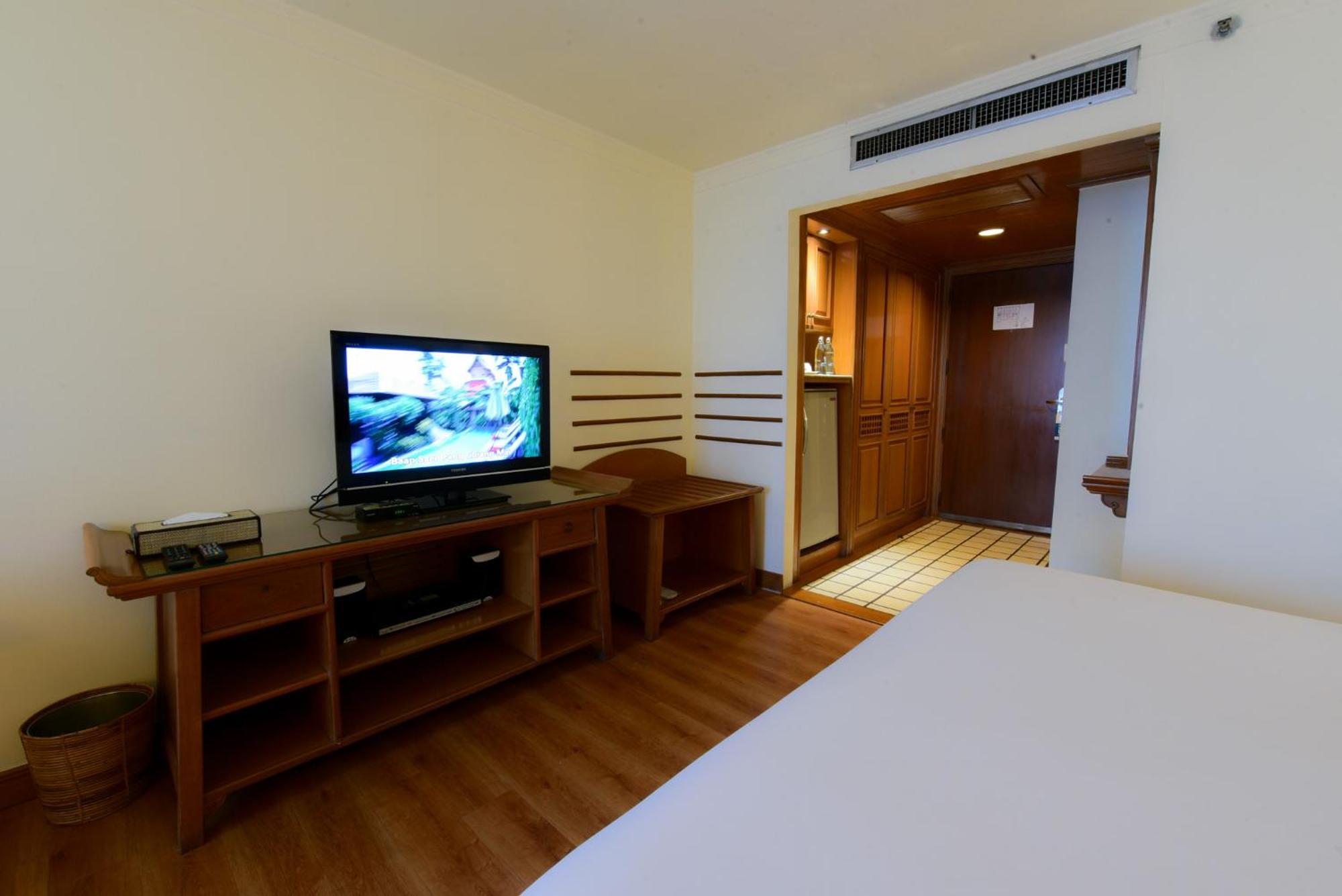 Silom Serene A Boutique Hotel Bangkok Exterior foto