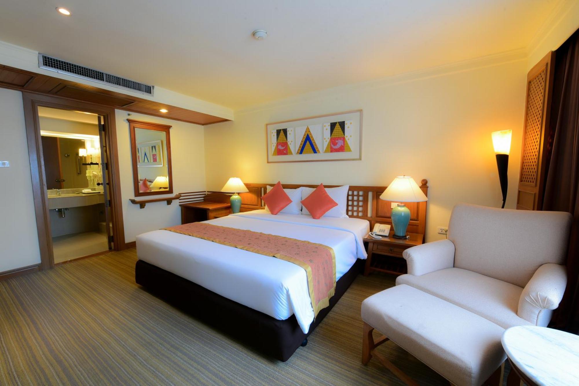 Silom Serene A Boutique Hotel Bangkok Exterior foto