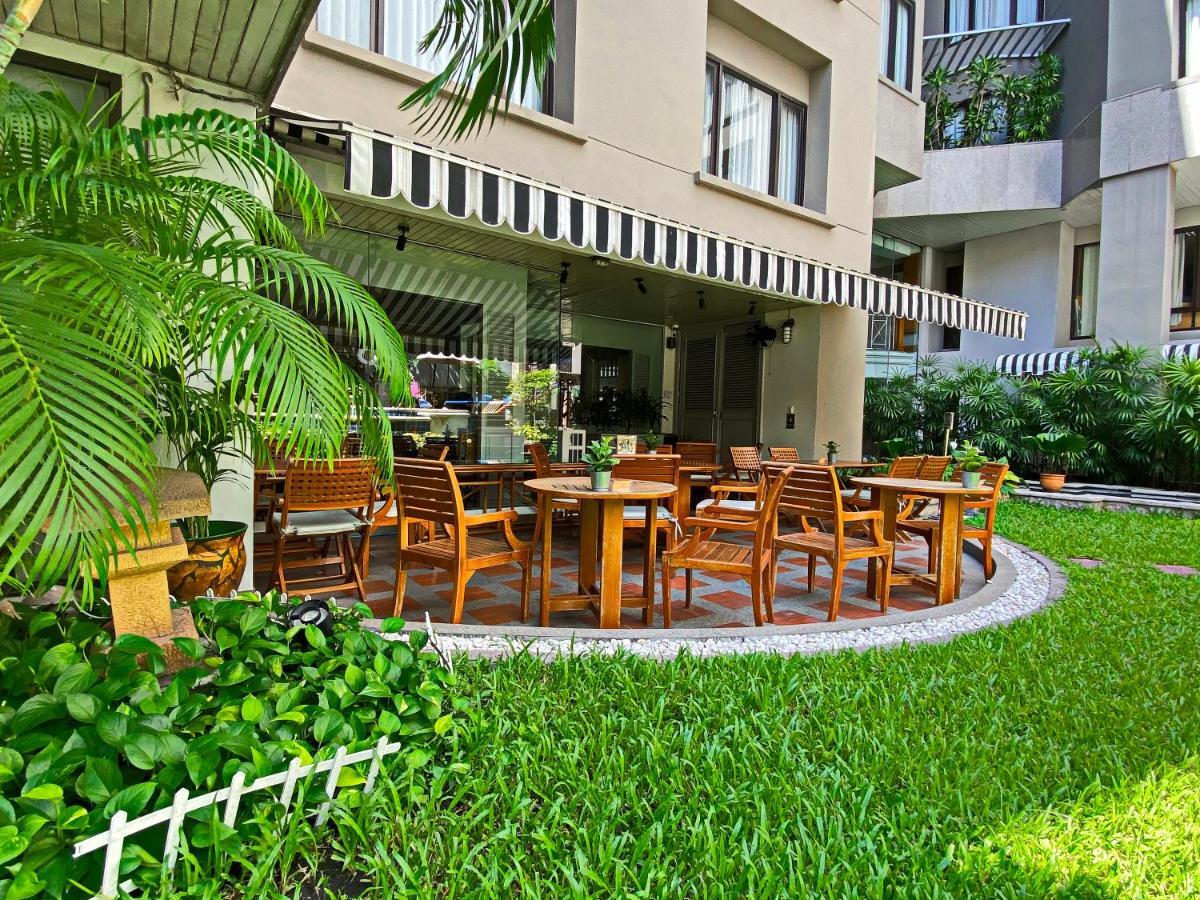 Silom Serene A Boutique Hotel Bangkok Exterior foto
